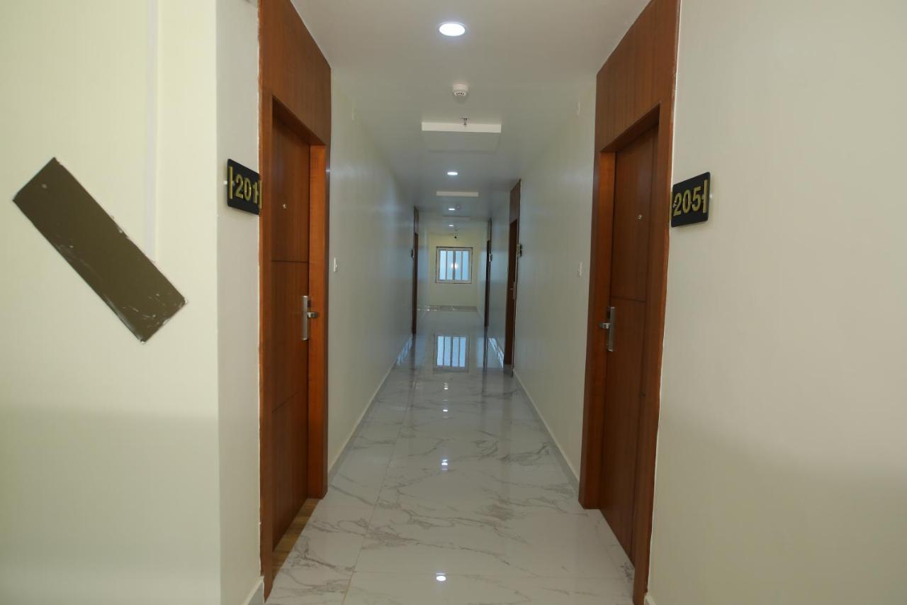 ホテル Radha Rani Residency Khammam エクステリア 写真