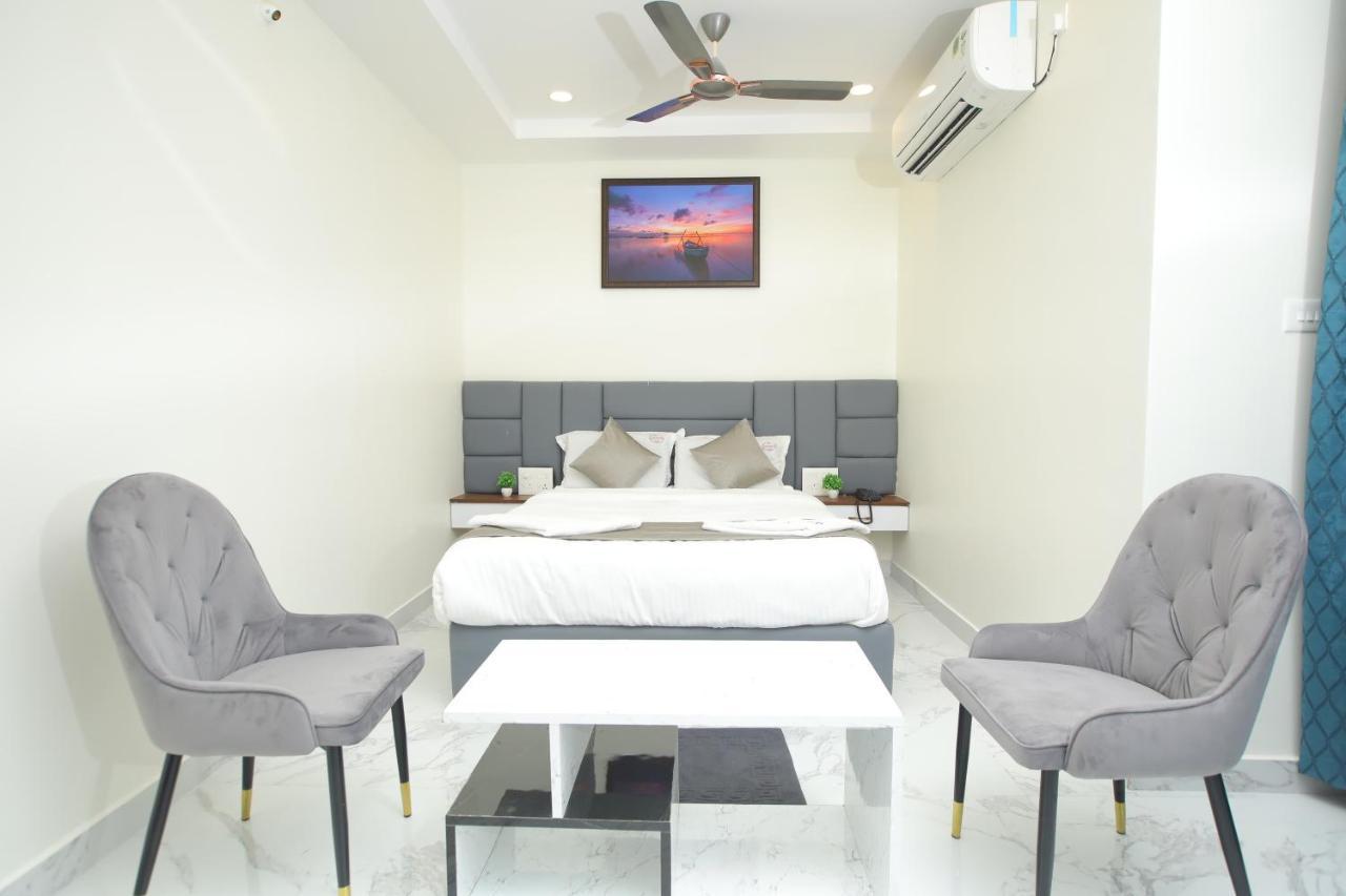 ホテル Radha Rani Residency Khammam エクステリア 写真