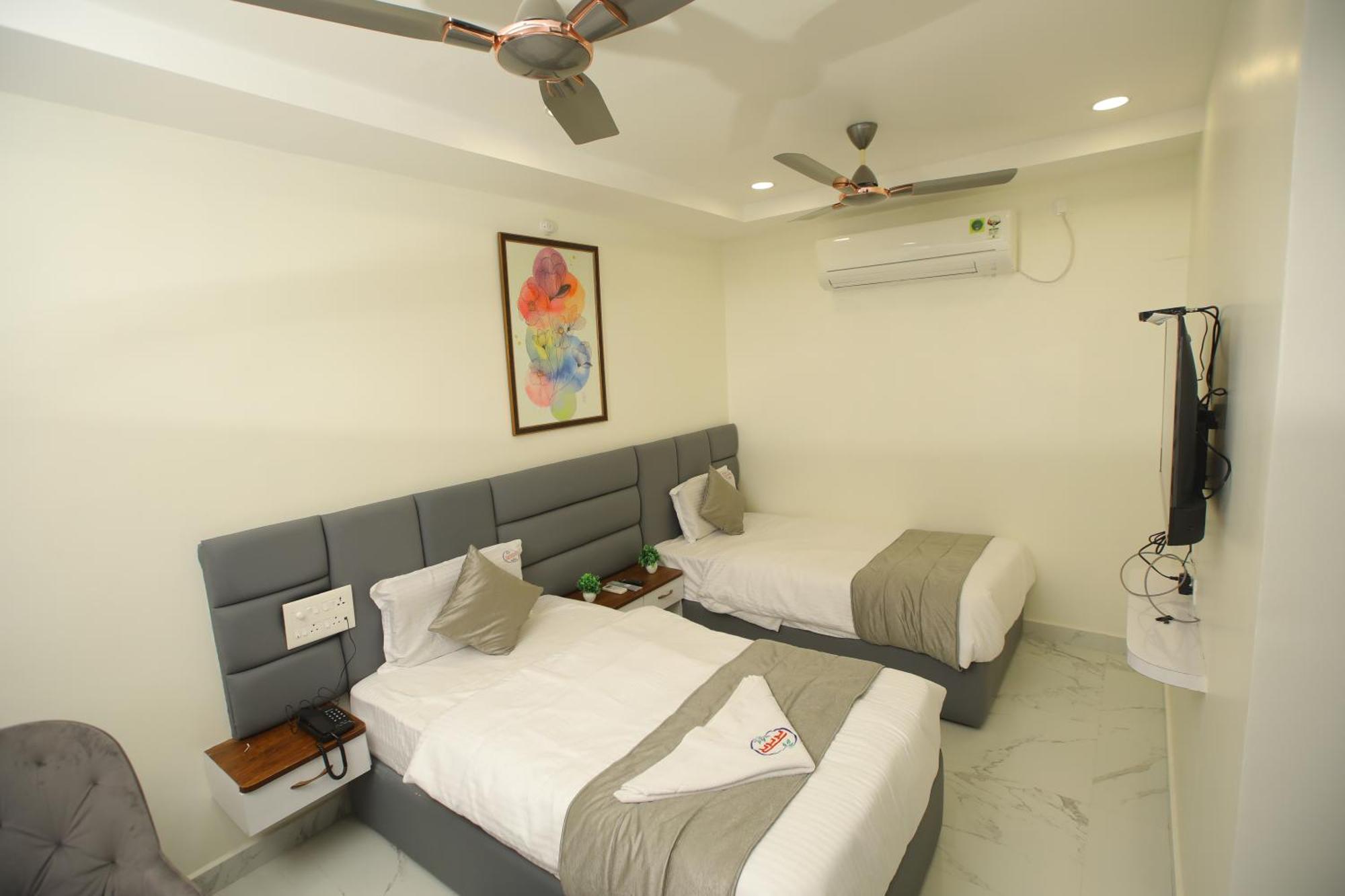 ホテル Radha Rani Residency Khammam エクステリア 写真